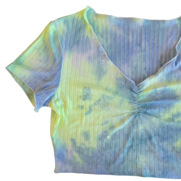 SHEIN Tie-Dye V-Neck Crop Top Size M - Picture 3 of 10